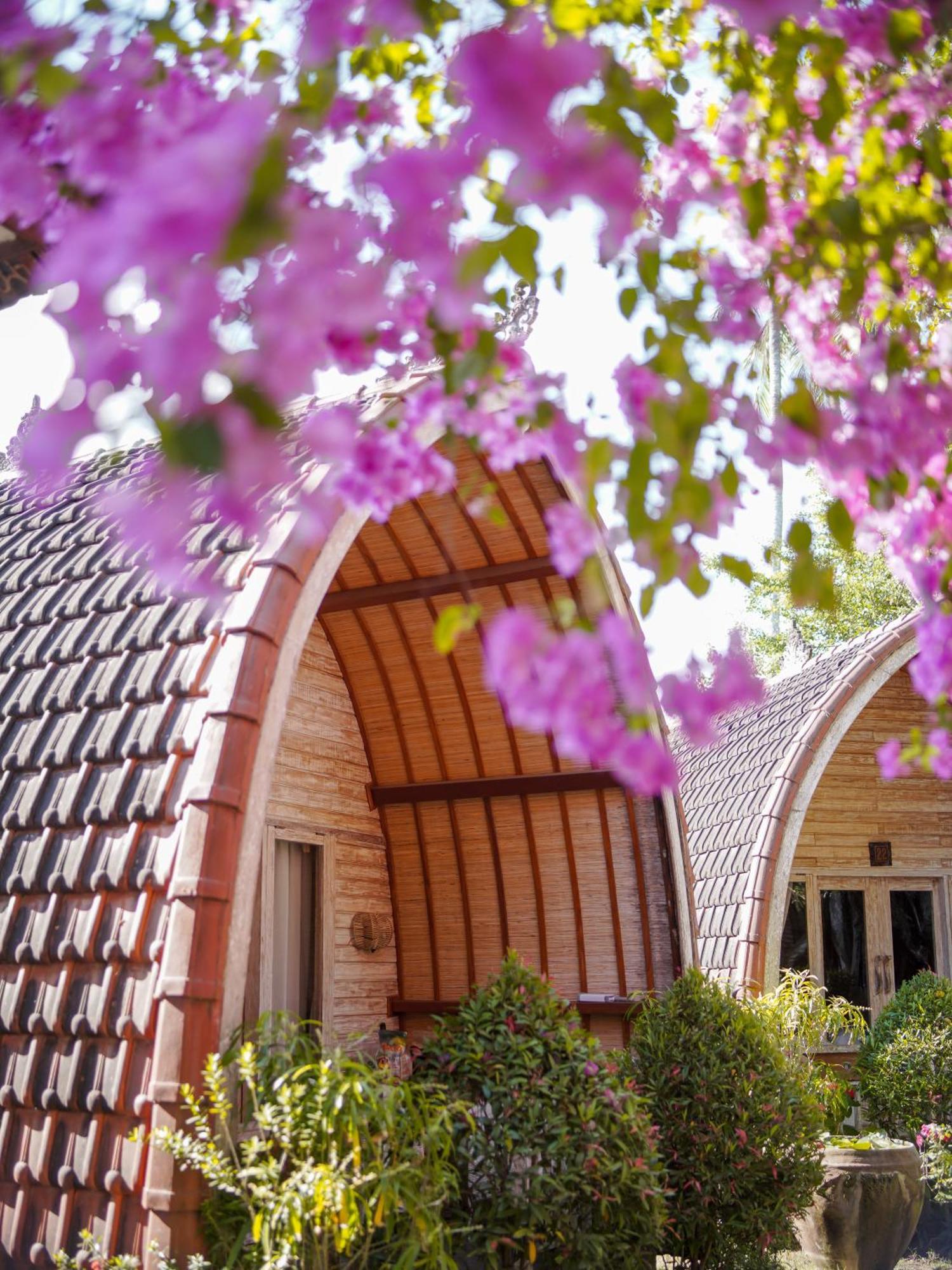 Puri Rinjani Bungalows & Hostel Kuta  Esterno foto
