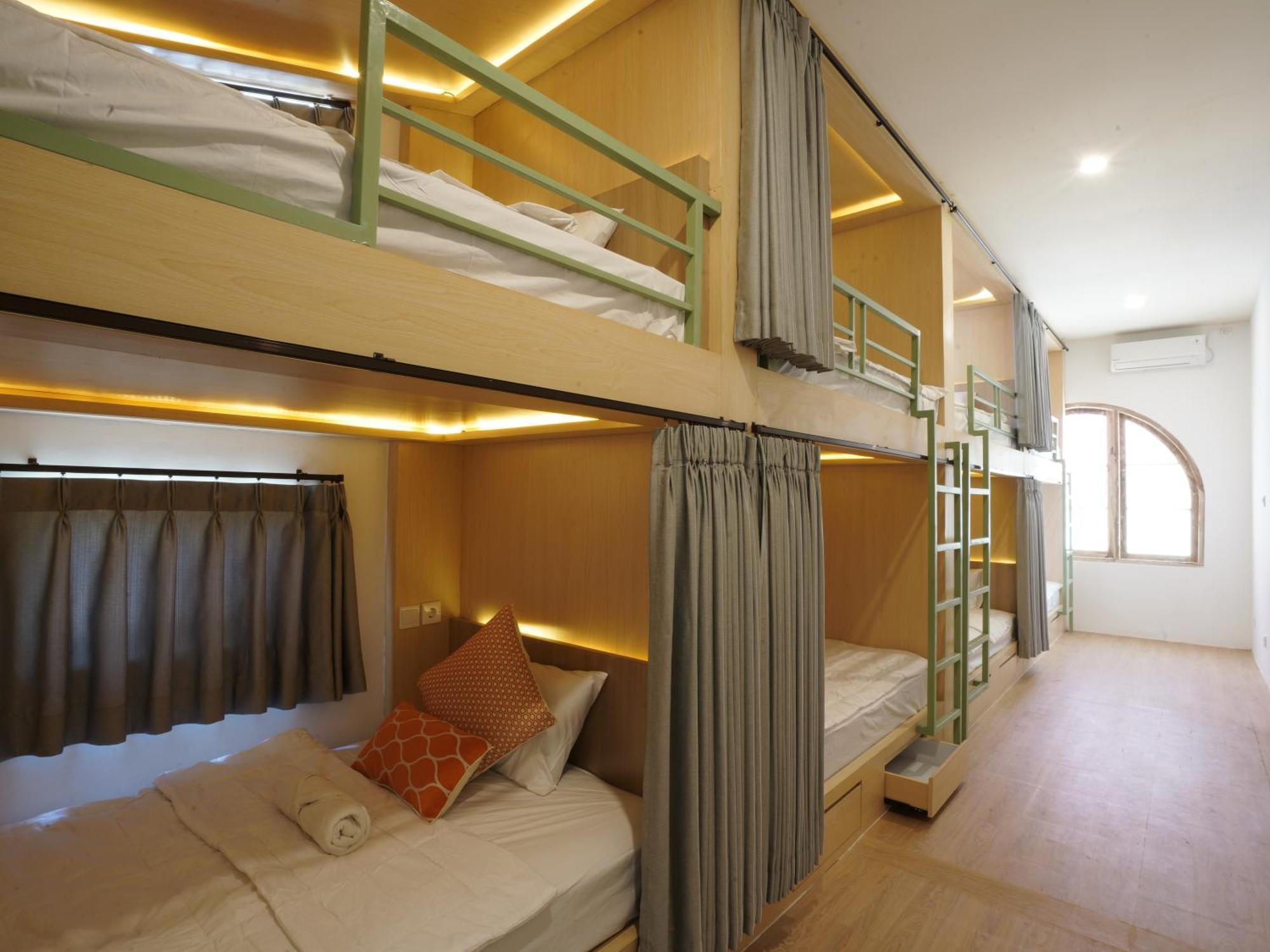 Puri Rinjani Bungalows & Hostel Kuta  Esterno foto