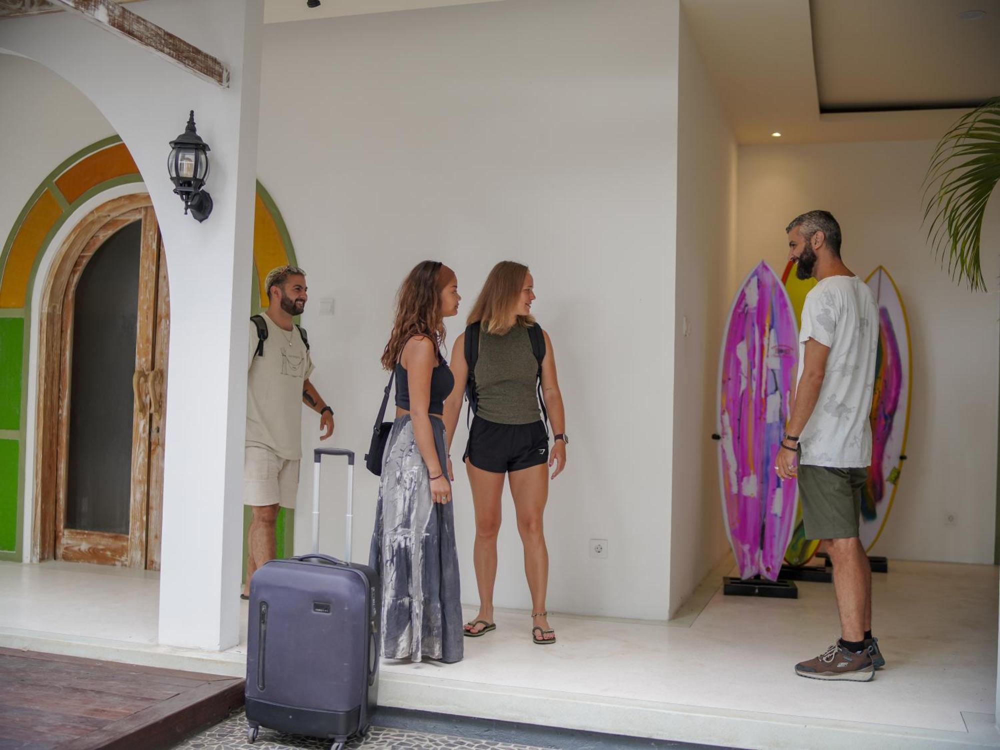 Puri Rinjani Bungalows & Hostel Kuta  Esterno foto
