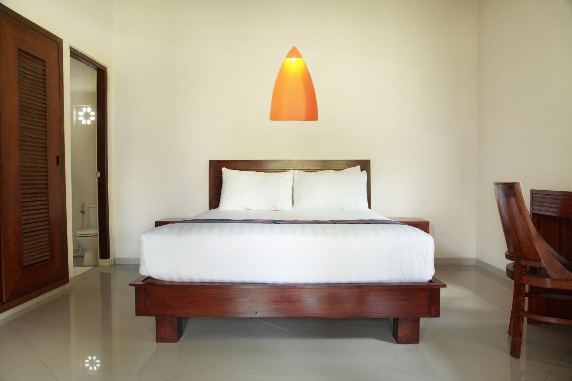 Puri Rinjani Bungalows & Hostel Kuta  Esterno foto