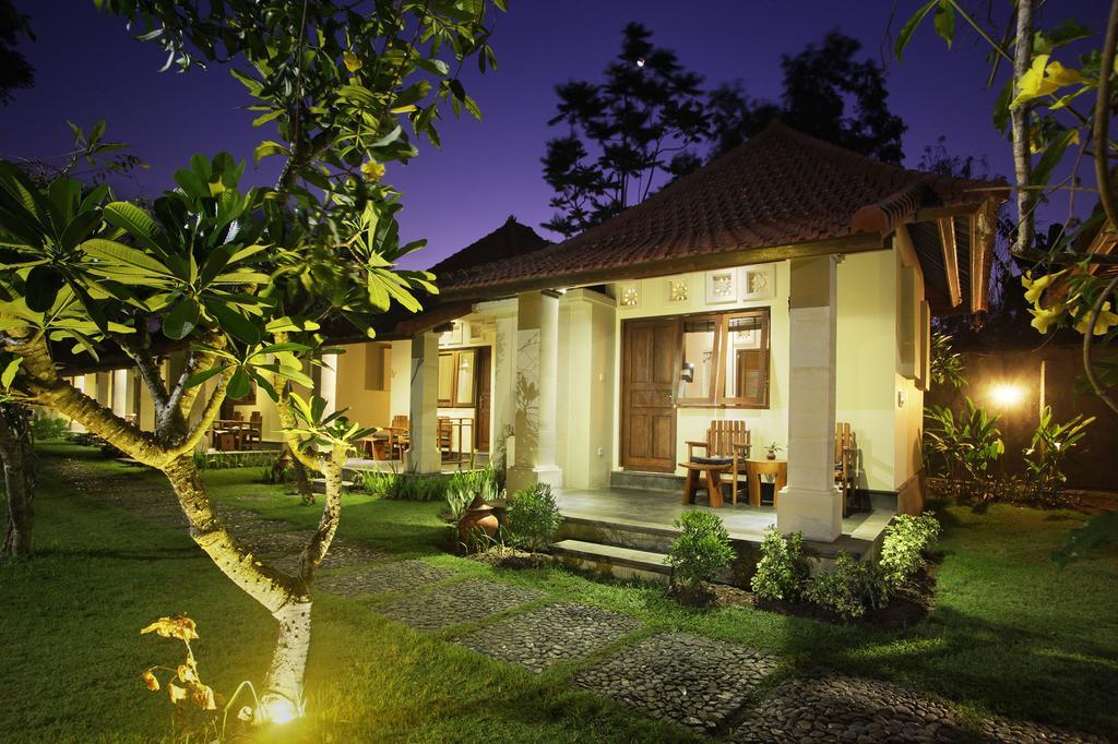 Puri Rinjani Bungalows & Hostel Kuta  Esterno foto